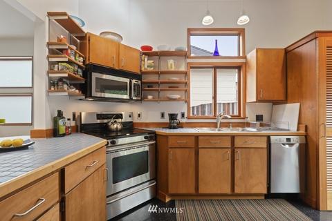 2104 E Thomas St, Seattle, WA 98112 photo 12