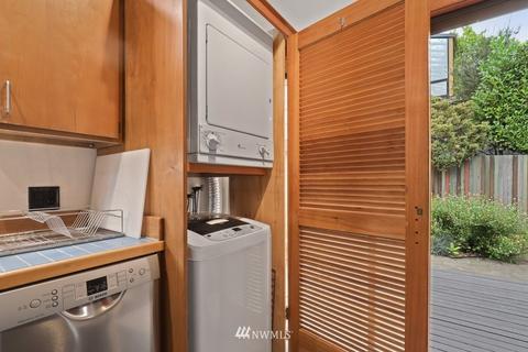 2104 E Thomas St, Seattle, WA 98112 photo 19