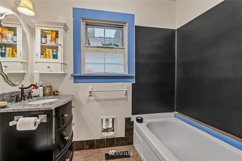 736 N 70th St, Seattle, WA 98103 photo 13
