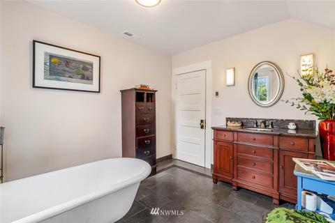 736 N 70th St, Seattle, WA 98103 photo 18