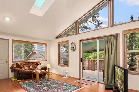 10044 NE 201st St, Bothell, WA 98011 photo 4