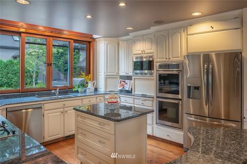 21126 47th Dr SE, Bothell, WA 98021 photo 2