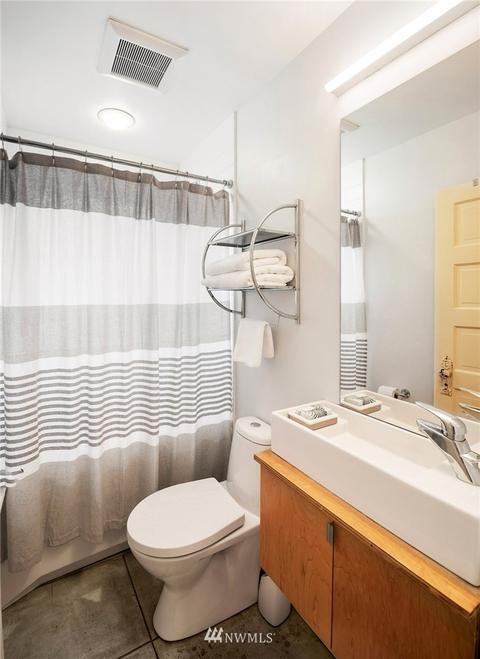 1804 E John St, Seattle, WA 98112 photo 23