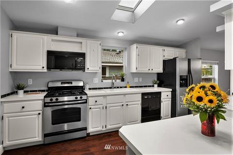 2411 Maple St, Everett, WA 98201 photo 2