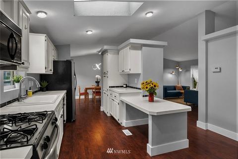 2411 Maple St, Everett, WA 98201 photo 1