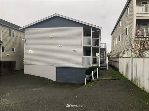 3014 W Marine View Dr, Everett, WA 98201 photo 2