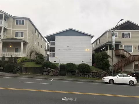 3014 W Marine View Dr, Everett, WA 98201 photo 1