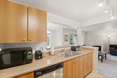 12404 E Gibson Rd #L203, Everett, WA 98204 photo 8