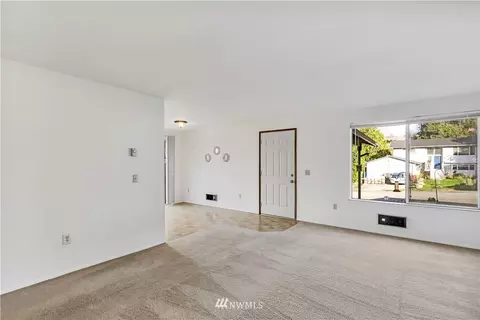 6020 W Beech St, Everett, WA 98203 photo 4