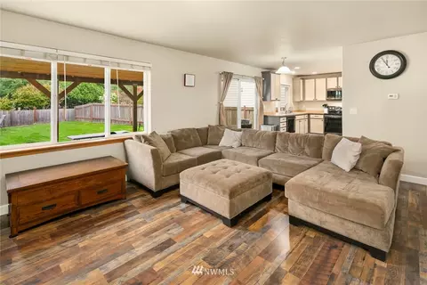 211 Michell Ln NE, Orting, WA 98360 photo 4