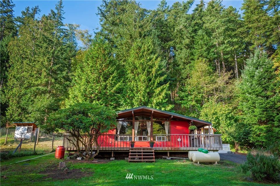  1213 Jamison St, Lummi Island, WA 98262 photo 1