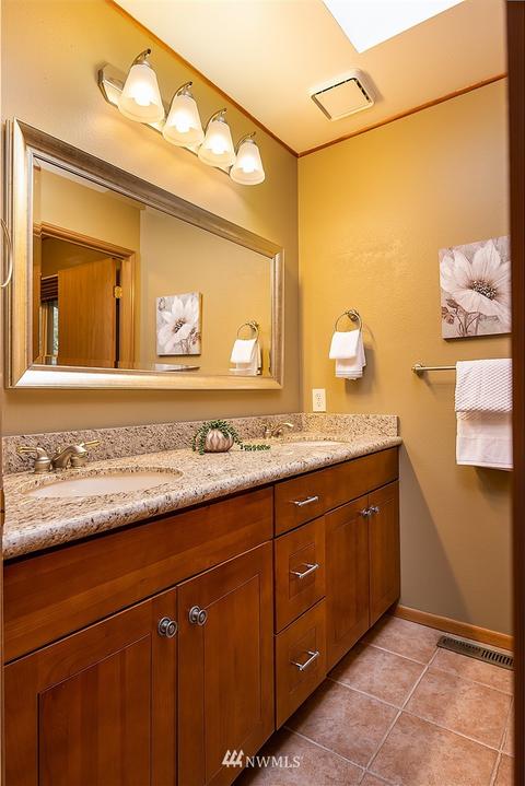 12819 NE 203rd Pl, Bothell, WA 98011 photo 20