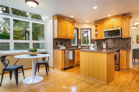 12819 NE 203rd Pl, Bothell, WA 98011 photo 8