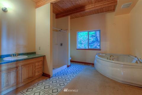247 Old Growth Ln, Eastsound, WA 98245 photo 12