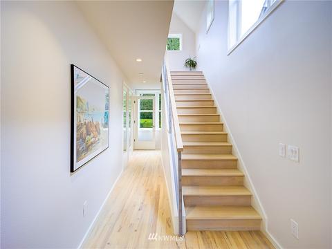 2030 Fairview Ave E, Seattle, WA 98102 photo 2