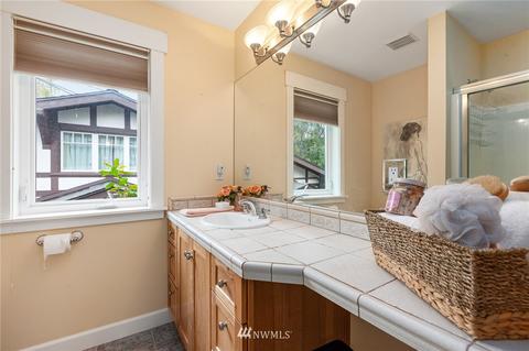 4323 Eastern Ave N, Seattle, WA 98103 photo 26