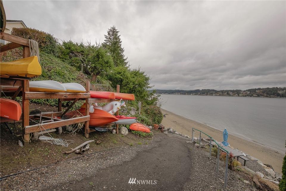  643 9th Ct, Fox Island, WA 98333 photo 9