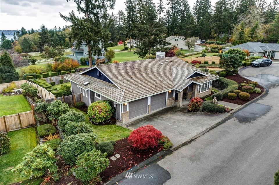  643 9th Ct, Fox Island, WA 98333 photo 3