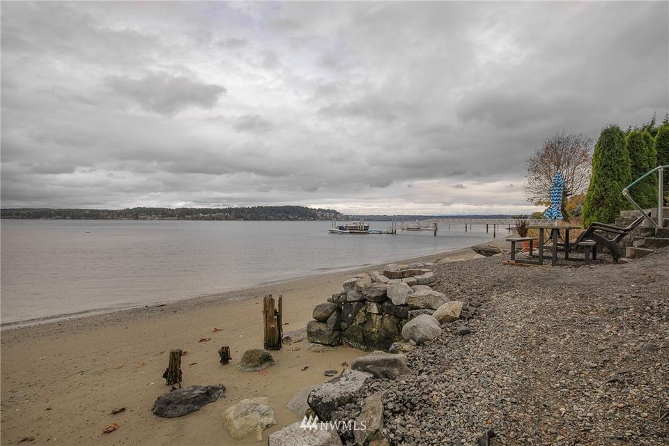  643 9th Ct, Fox Island, WA 98333 photo 4