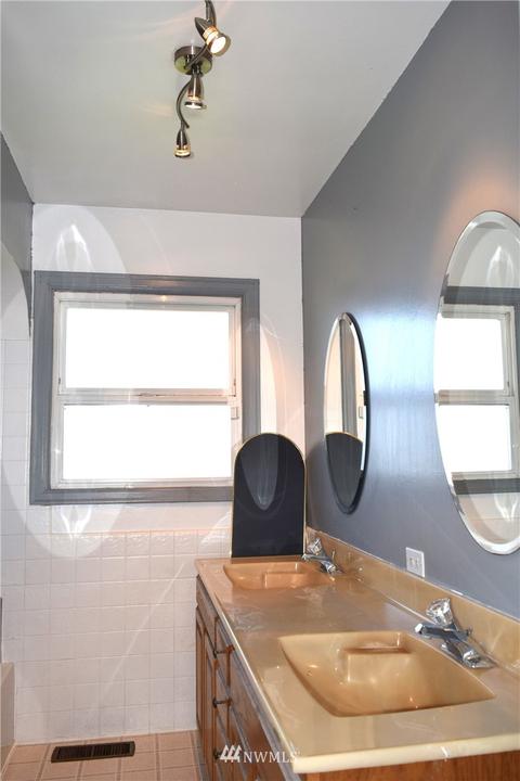 1202 E Main St, Everson, WA 98247 photo 17