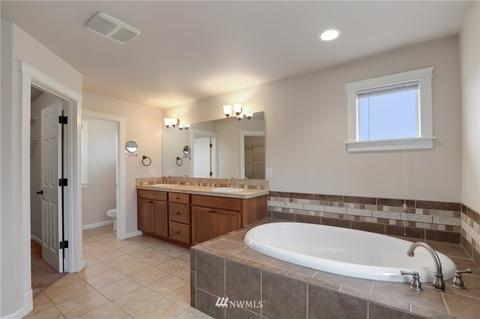 5827 Parker Rd E, Sumner, WA 98390 photo 32