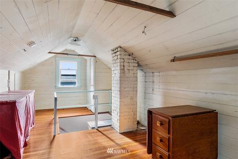 9233 Phinney Ave N, Seattle, WA 98103 photo 15