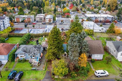 9233 Phinney Ave N, Seattle, WA 98103 photo 16