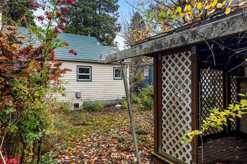 9233 Phinney Ave N, Seattle, WA 98103 photo 8
