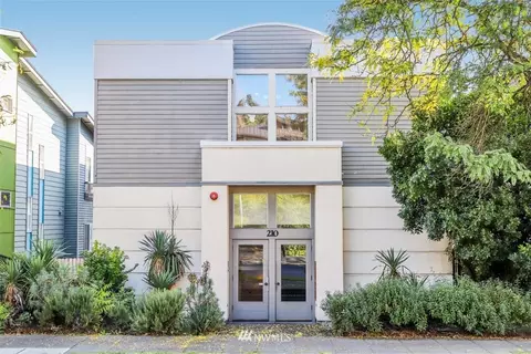 210 23rd Ave E, Seattle, WA 98112 photo 1