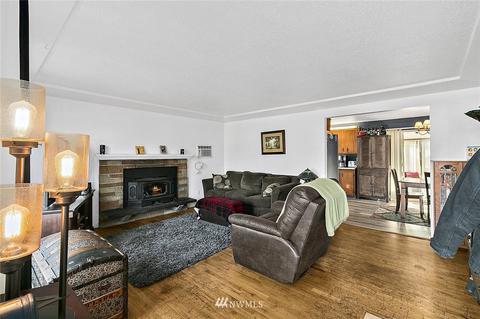 232 E 170th St, Spanaway, WA 98387 photo 2