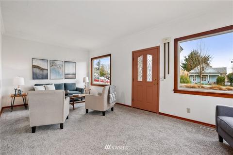 1326 E Marine View Dr, Everett, WA 98201 photo 6
