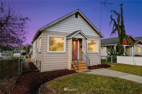 1326 E Marine View Dr, Everett, WA 98201 photo 2