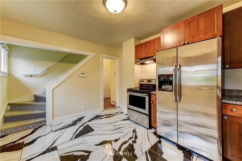 812 E Marine View Dr, Everett, WA 98201 photo 5