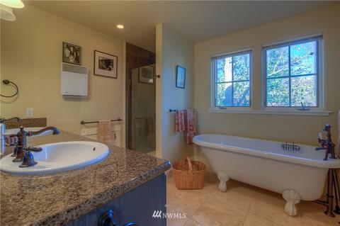 79 Bright Water Ln, Eastsound, WA 98245 photo 18