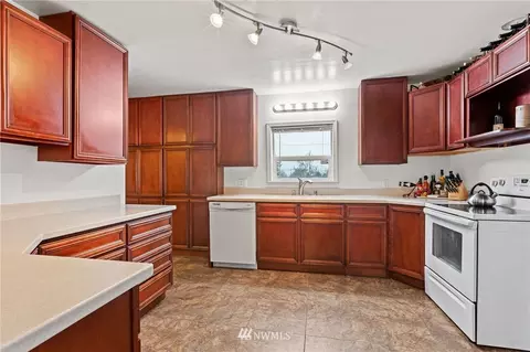 901 E 53rd St, Tacoma, WA 98404 photo 8
