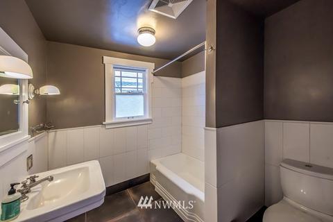 320 E Chestnut St, Walla Walla, WA 99362 photo 3