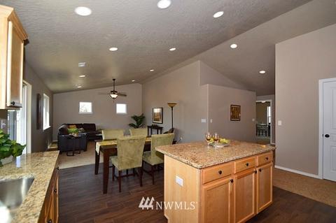 1376 Caprio Loop, Walla Walla, WA 99362 photo 4