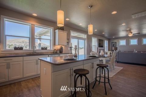1391 Caprio Loop, Walla Walla, WA 99362 photo 4