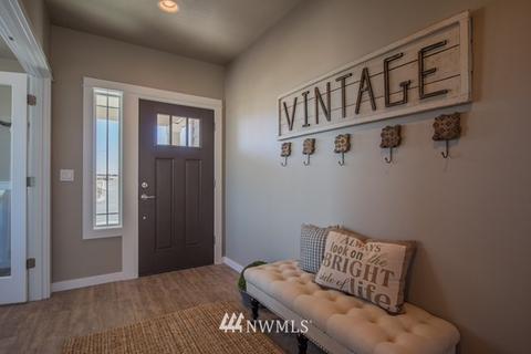 1391 Caprio Loop, Walla Walla, WA 99362 photo 2
