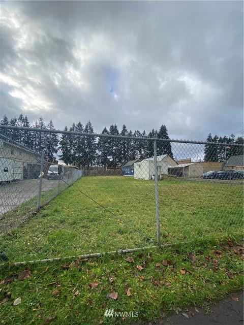 220 Washington Ave S, Orting, WA 98360 photo 2