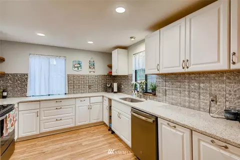 12816 NE 184th Ct, Bothell, WA 98011 photo 5