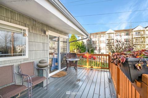 1101 E Marine View Dr, Everett, WA 98201 photo 4
