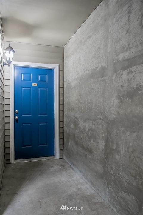 901 E Marine View Dr #305, Everett, WA 98201 photo 2