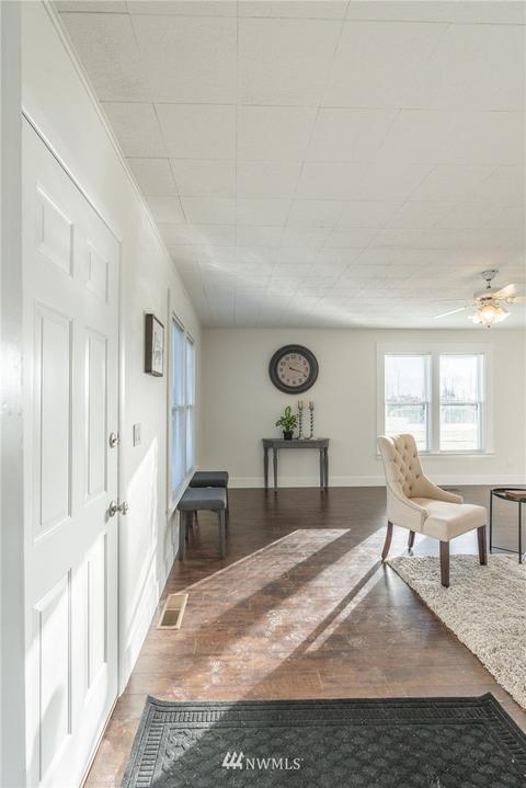 343 Second St, Sumas, WA 98295 photo 4