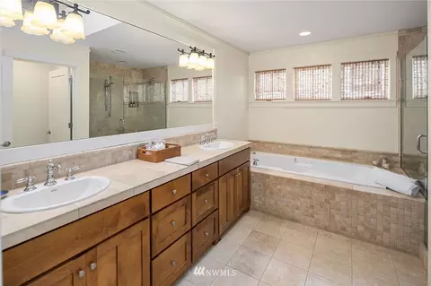 1624 39th Ave E, Seattle, WA 98112 photo 24