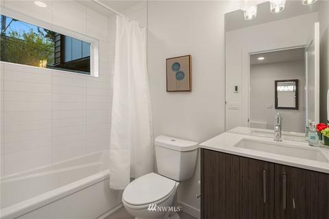 2506 Everett Ave E, Seattle, WA 98102 photo 5
