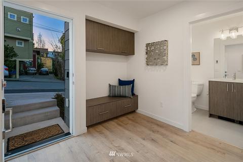 2506 Everett Ave E, Seattle, WA 98102 photo 4