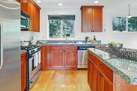 1806 Franklin Ave E, Seattle, WA 98102 photo 5