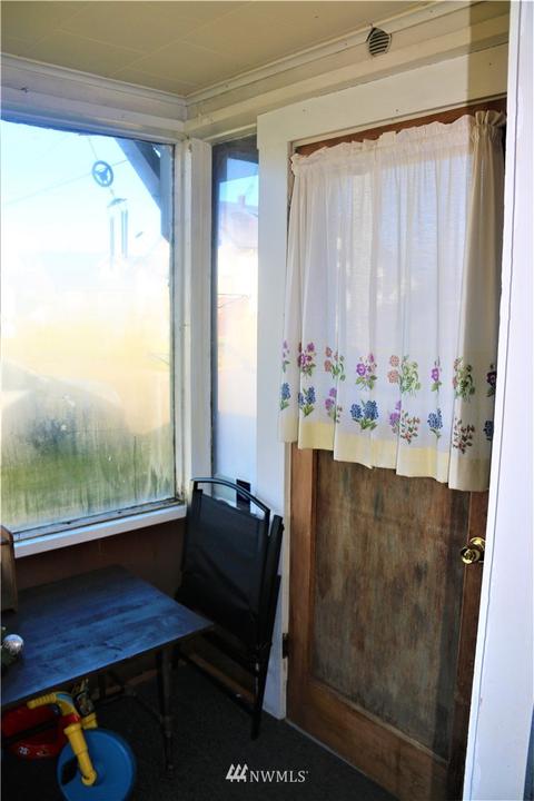 411 E St, Cosmopolis, WA 98537 photo 3