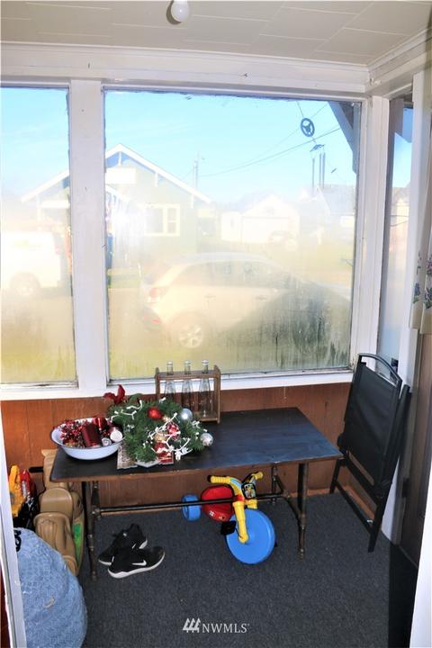 411 E St, Cosmopolis, WA 98537 photo 4